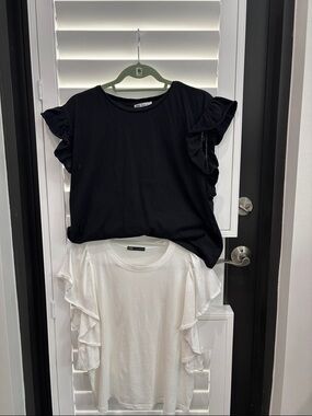 Zara Black & White Ruffle Sleeve Short Sleeve Tees